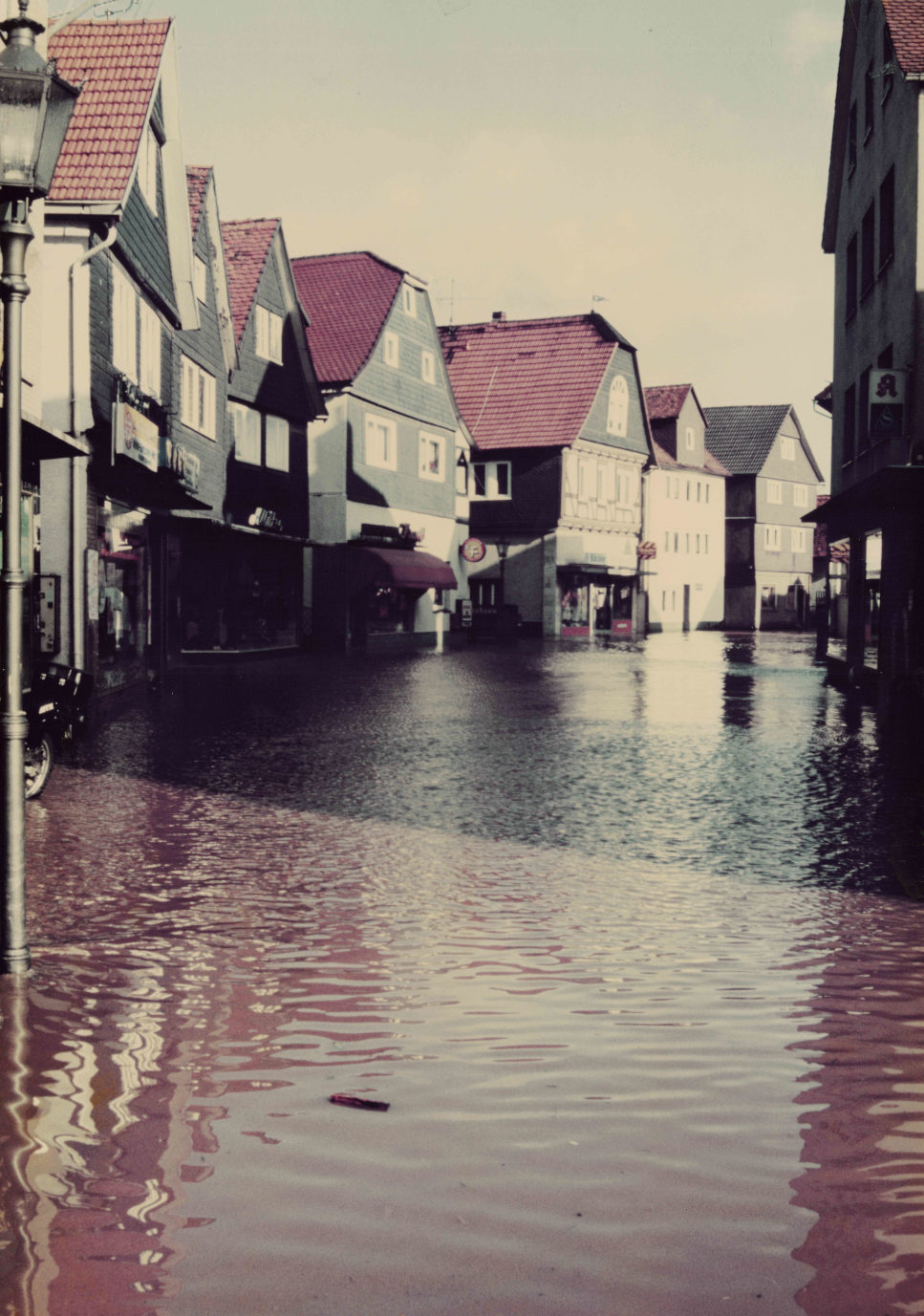 Jahrhunderthochwasser in der Fuhrstraße in Wetter (Hessen) im Jahr 1984